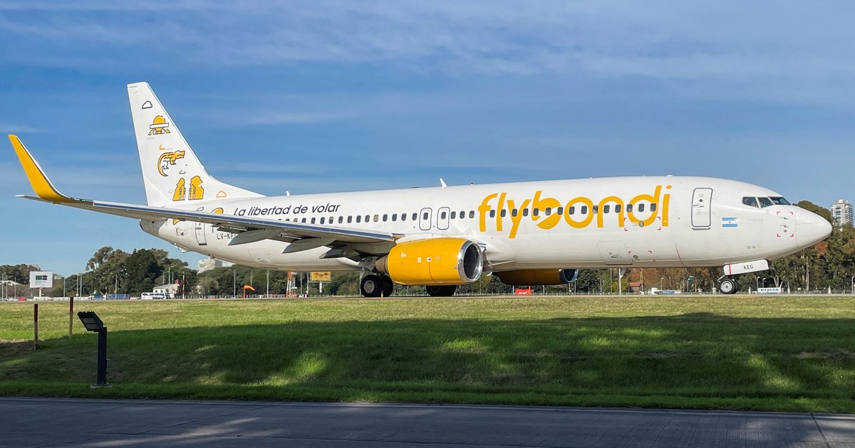Flybondi en caída libre: cancelaciones masivas antes de las vacaciones de invierno