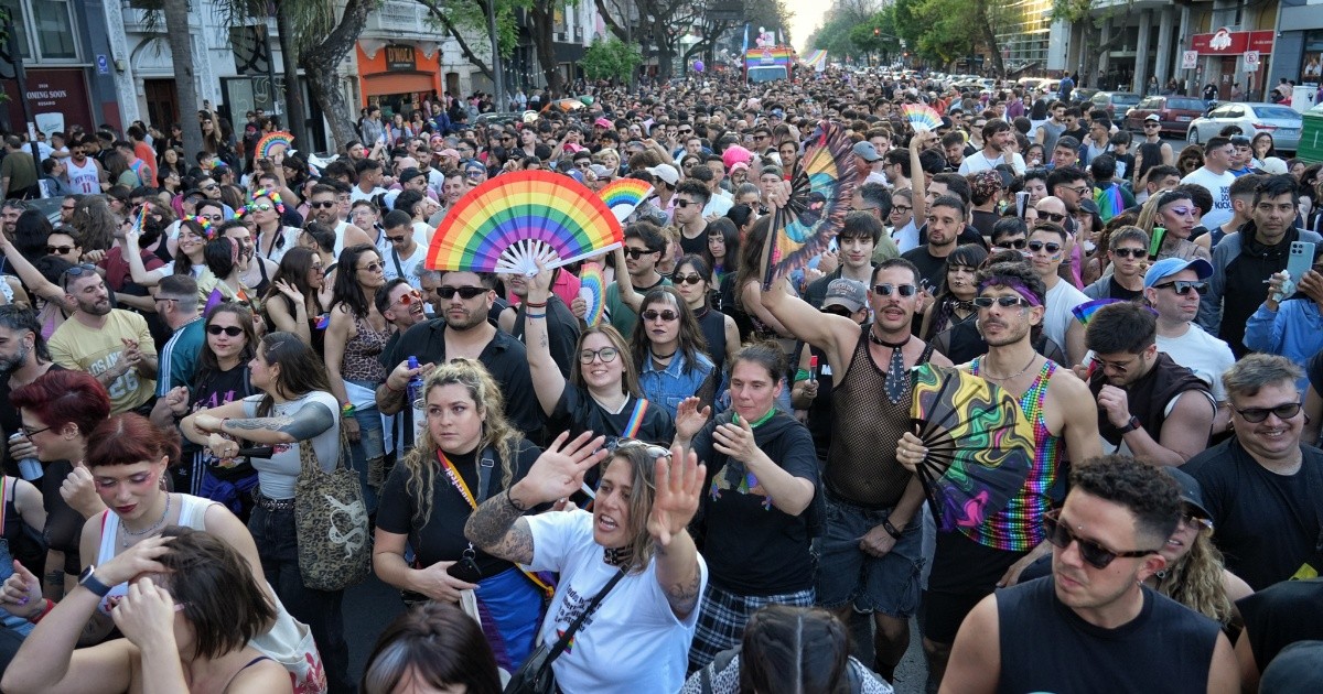 Marcha del Orgullo Rosario 2026: recorrido, horarios y festival en el Monumento