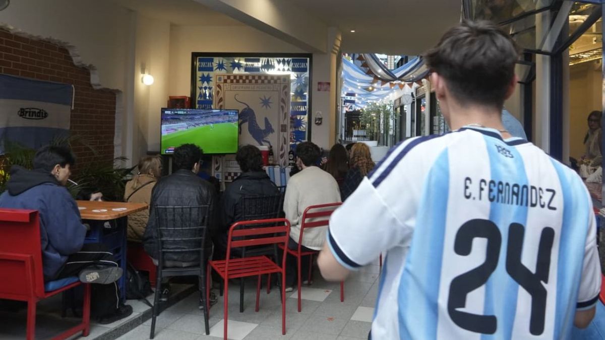 El Mundial 2026 no reactiva la gastronomía en Rosario: el consumo sigue sin despegar