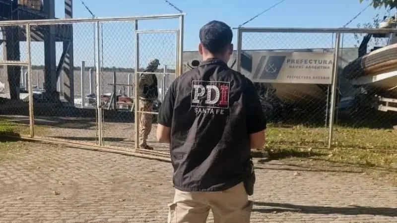 Hallaron un cuerpo en descomposición flotando en el Paraná frente a Rosario