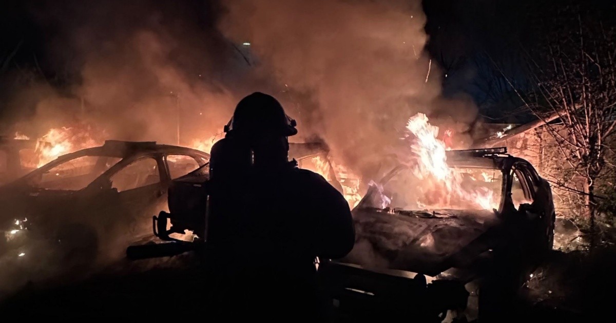 Incendio intencional en depósito policial de Rosario: siete patrulleros destruidos