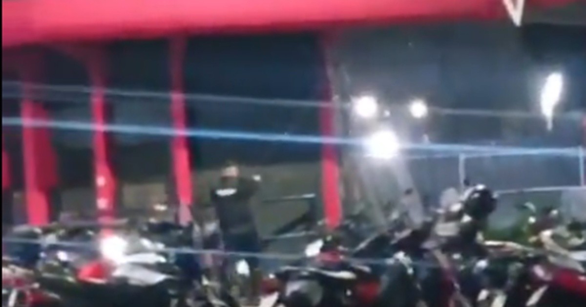 Piedrazos y balas de goma en Newell's: 13 demorados en Rosario