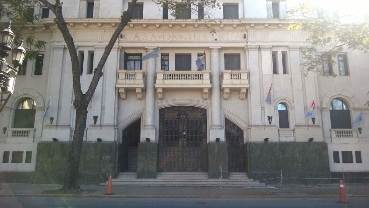 Cayó influencer con un millón de seguidores por rifas ilegales en Santa Fe