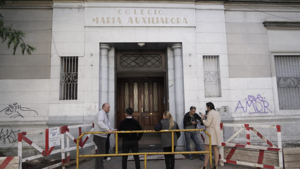 Alarma en colegio de Rosario: alumno mostró una bala en clase y padres retiran a sus hijos