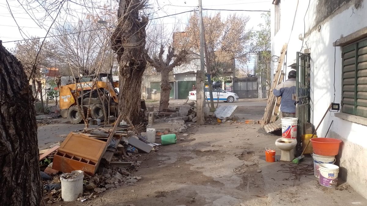 Operativo en Bella Vista, Rosario: había un baño construido sobre la vereda