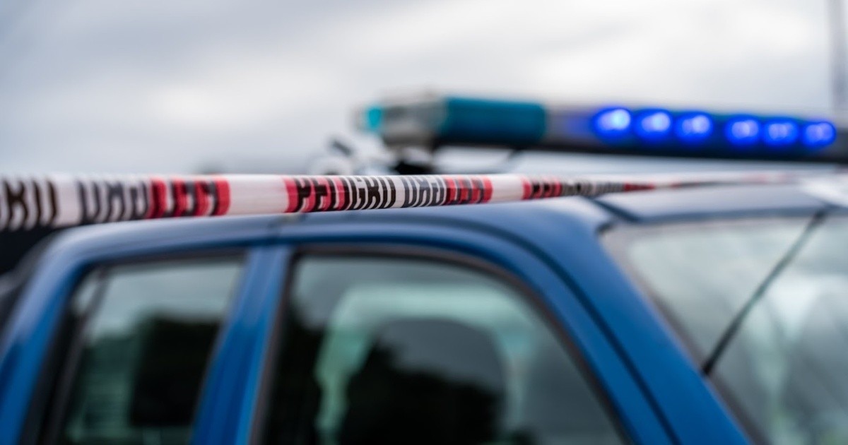 Intento de femicidio en Rosario: apuñaló a su expareja frente a sus 3 hijos y huyó