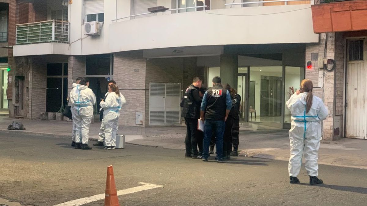 Intento de femicidio en Rosario: apuñaló a su novia de 18 años en pleno centro