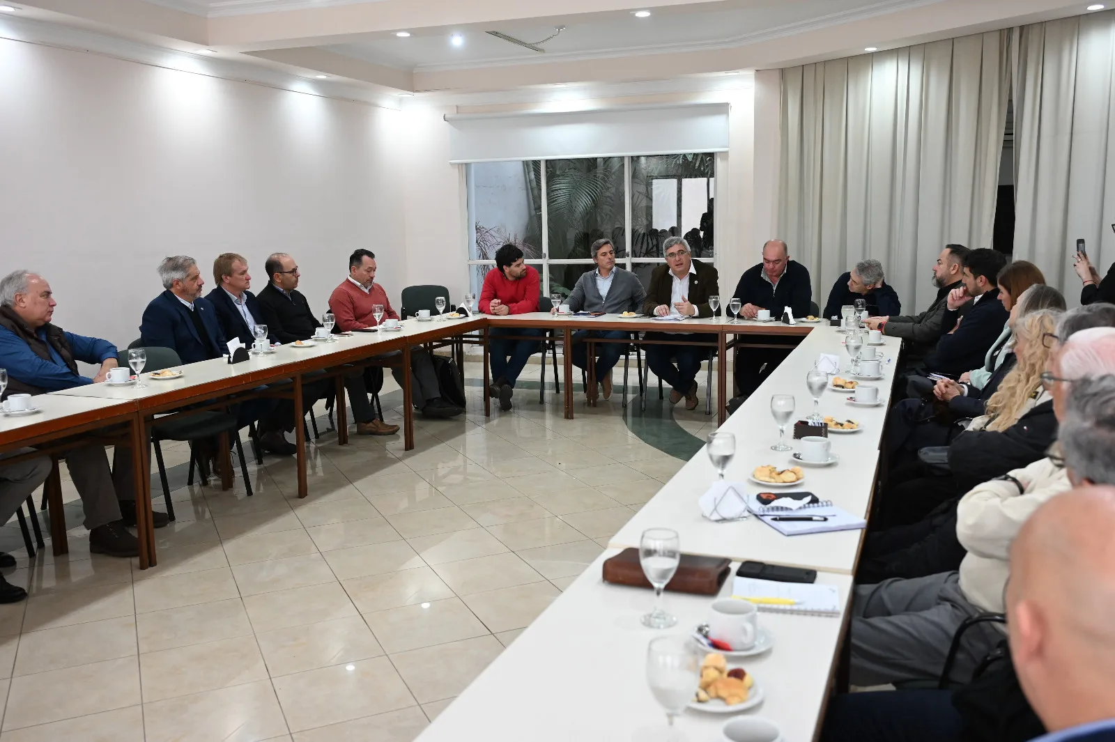 Ministro de Kicillof visitó Santa Fe y criticó el modelo económico de Milei