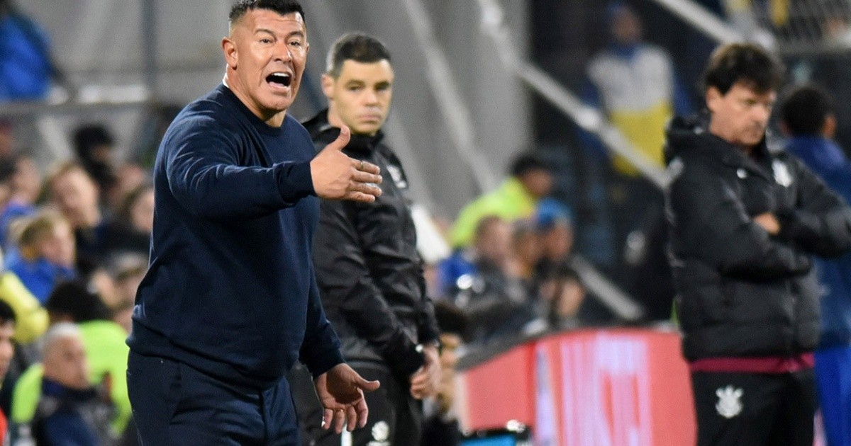 Almirón tras el 0-0 con Corinthians: cambios en Central ante Barracas