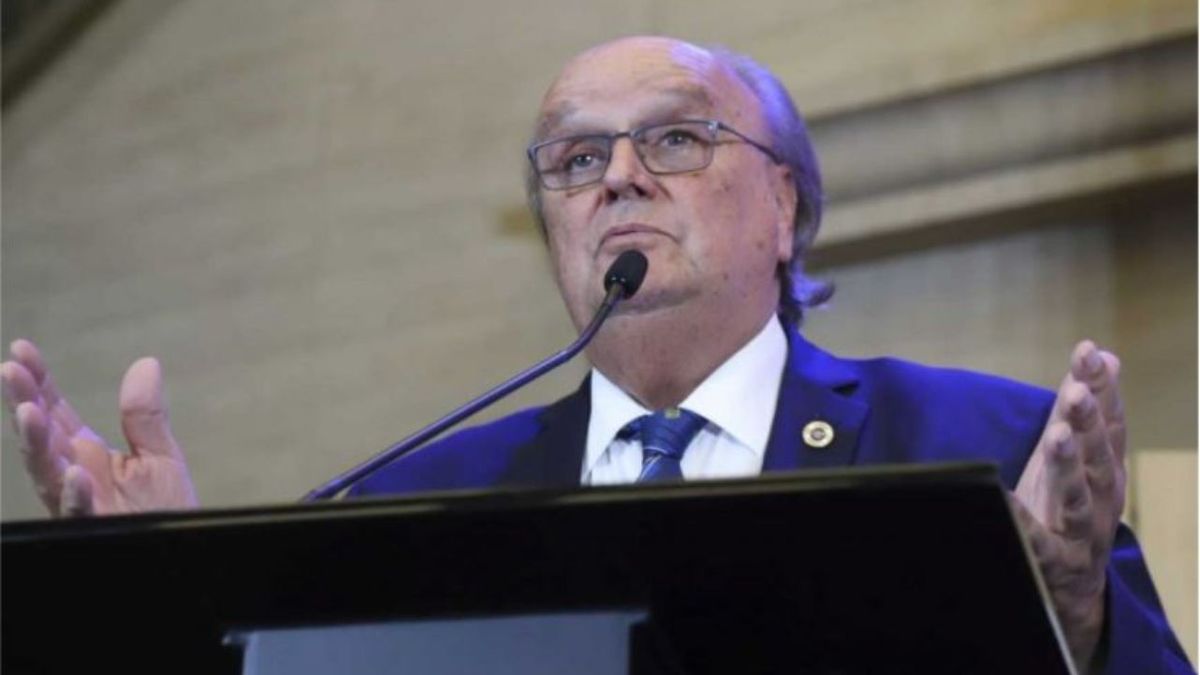 De Mendiguren demandará a Milei por injuria tras insultos en radio