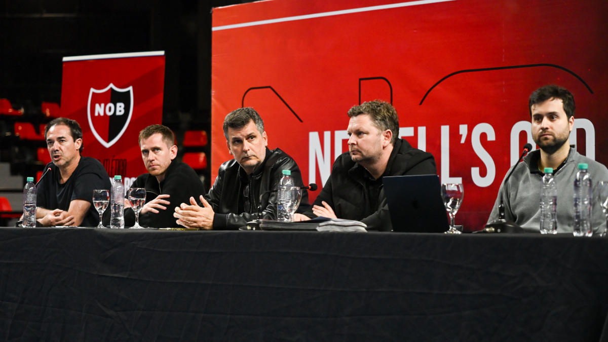 Newell's aprobó el balance 2025-2026 y suspendió a Astore en Rosario
