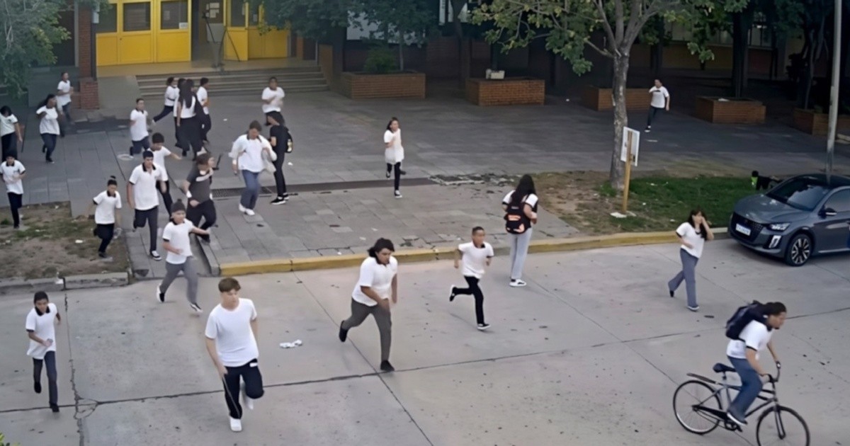 Educadores rosarinos analizan la violencia escolar tras el ataque en Santa Fe