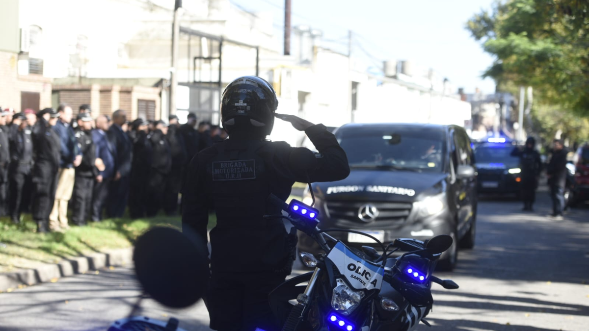 Rosario despidió con honores al policía que murió custodiando traslado de órganos
