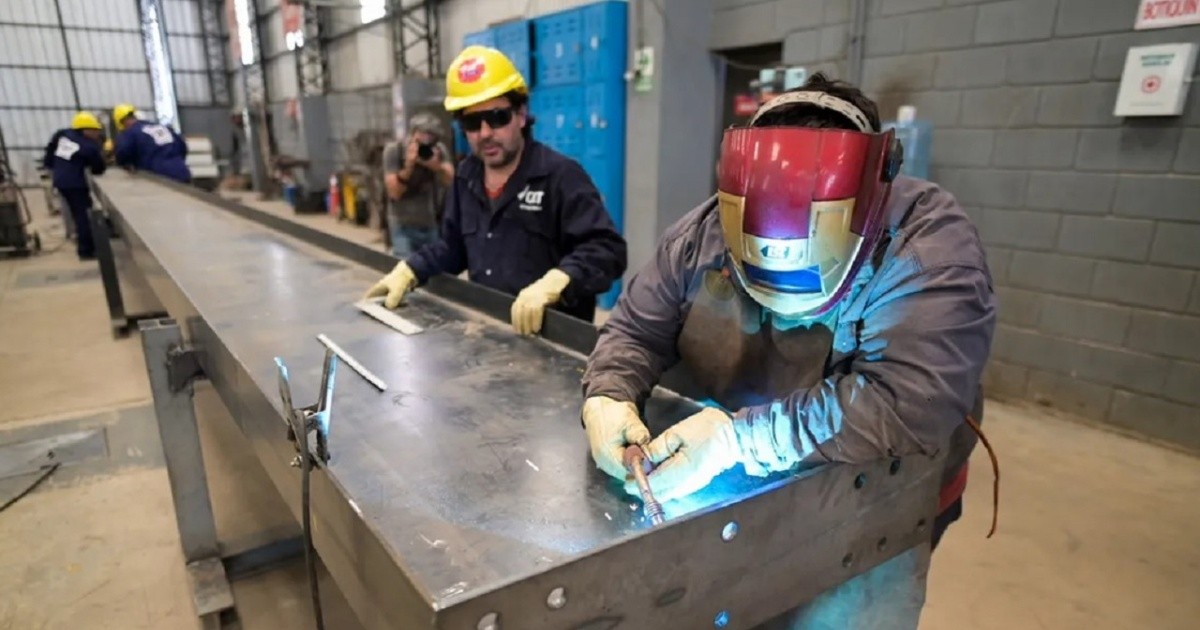 La metalúrgica cayó 3,3% y Santa Fe retrocedió 2,3%
