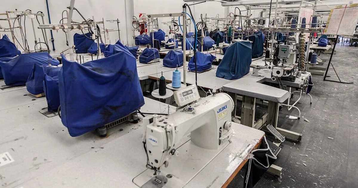 Crisis textil: solo 4 de cada 10 máquinas funcionan y lidera despidos en Argentina