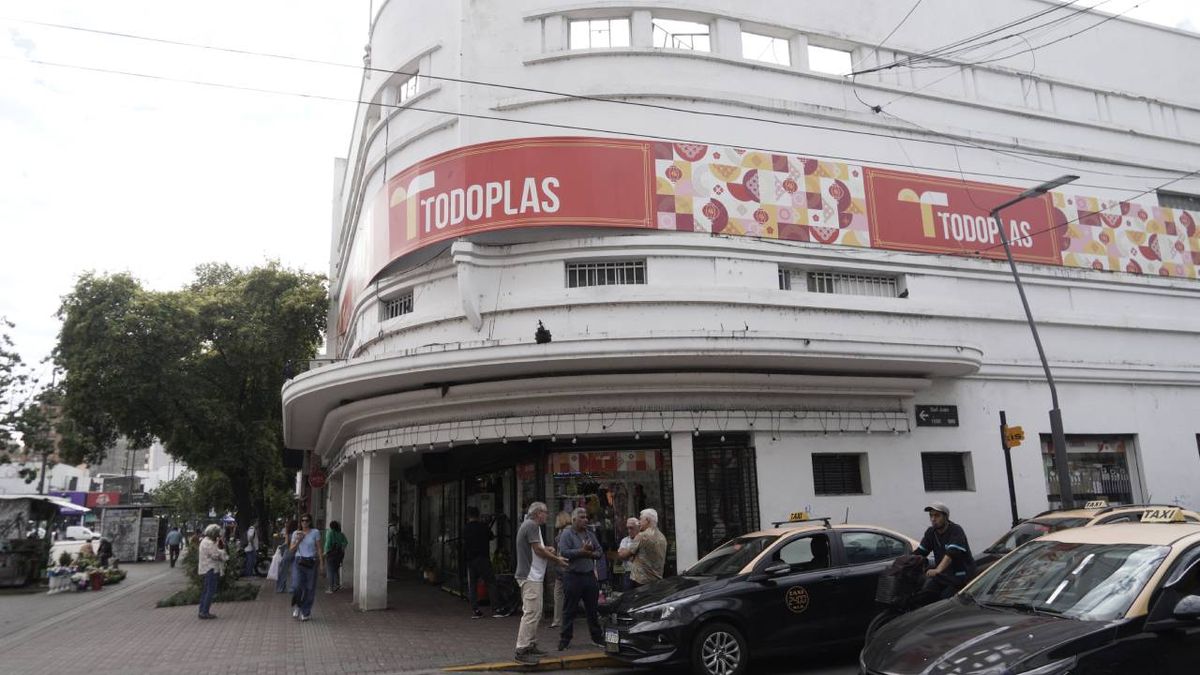 Bazares en la peatonal San Martín: en Rosario hay uno cada 62 metros