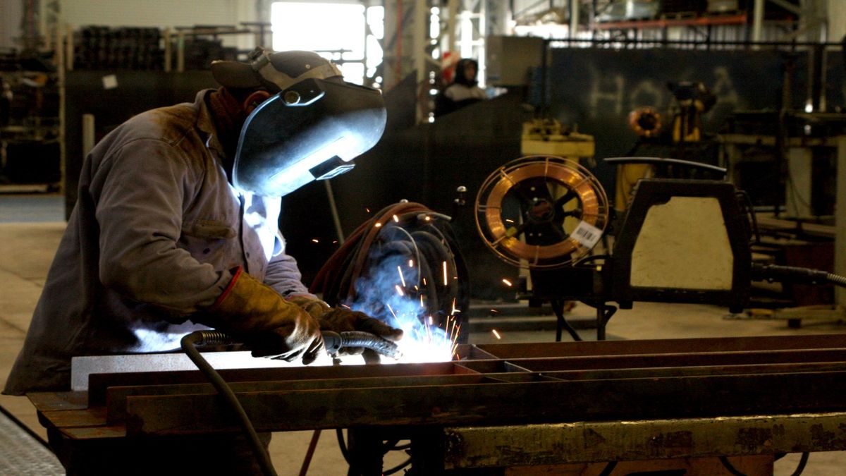 La producción metalúrgica cayó 4,4% en julio: cómo impacta en Santa Fe
