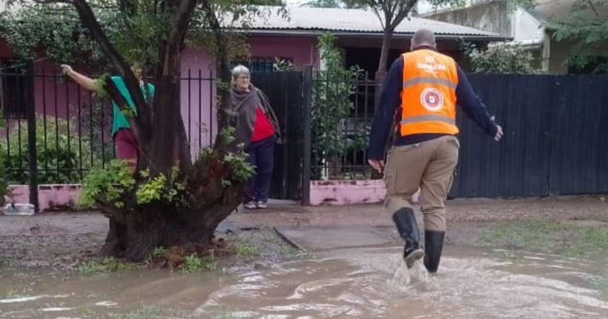 Villa Minetti bajo el agua: 25 evacuados por lluvias récord en Santa Fe