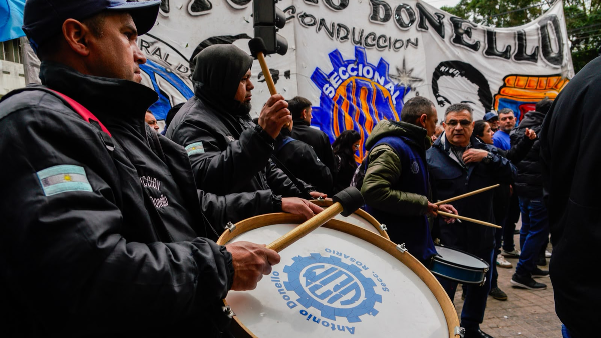 UOM se moviliza en Santa Fe por el cierre de Electrolux y 200 despidos