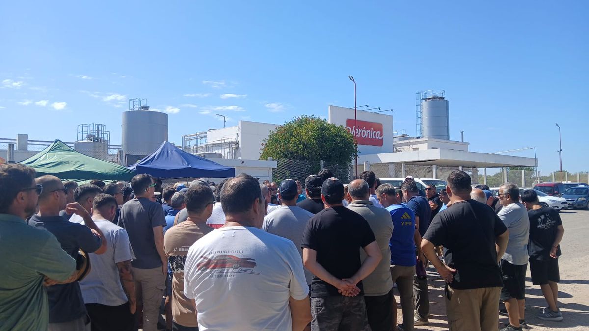 Crisis en Lácteos Verónica: sospechas de vaciamiento y 700 empleados sin salario