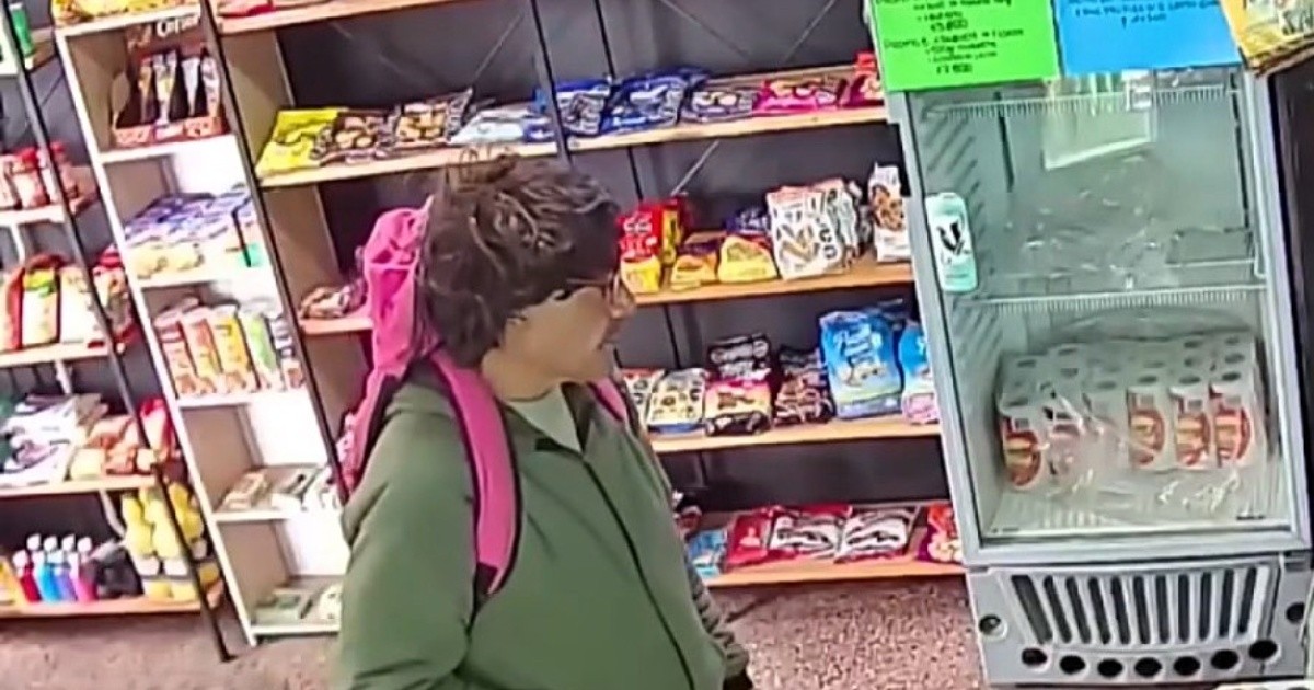 Violento asalto en kiosco de barrio Belgrano, Rosario: ladrón disfrazado filmado