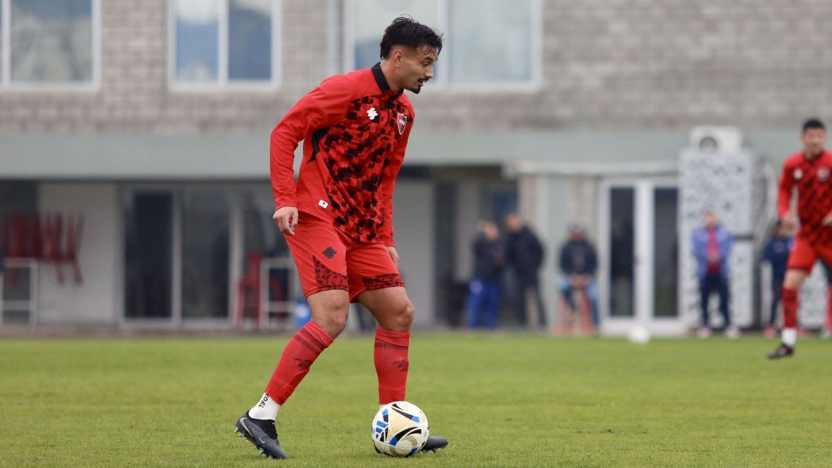 Newell's viaja a Buenos Aires con 25 jugadores: las bajas de Cóccaro y Goitea