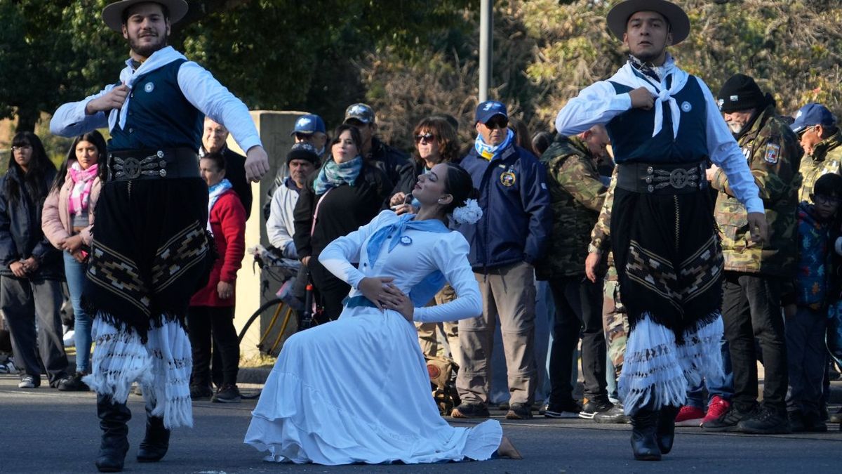 Rosario festejó el 9 de Julio con desfile y fiesta popular en el Parque Independencia