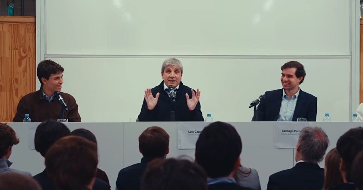 Caputo ante universitarios: