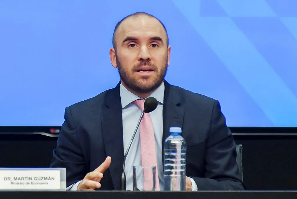 Guzmán critica el modelo Milei: baja inflación pero ingresos en caída libre