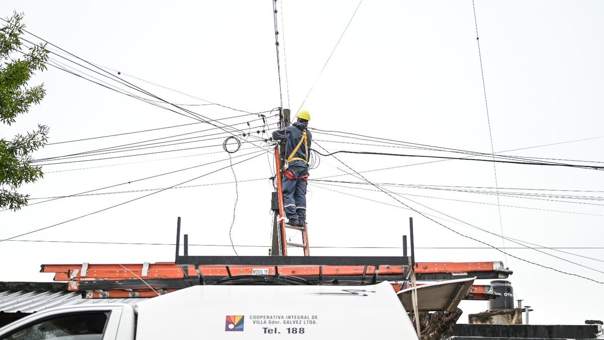 Santa Fe: 4.000 vecinos regularizaron conexiones eléctricas en Villa Gobernador Gálvez