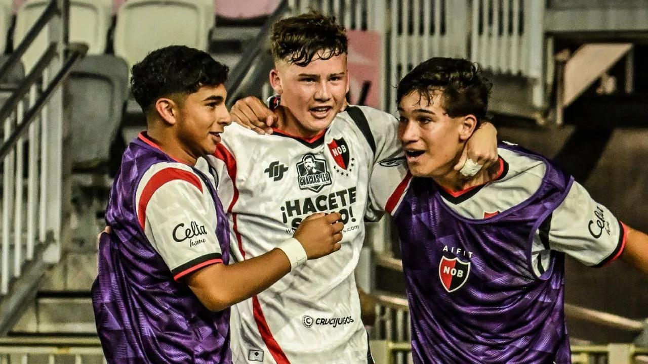 Newell's empató con Palmeiras en la Messi Cup y define ante Barcelona en Rosario