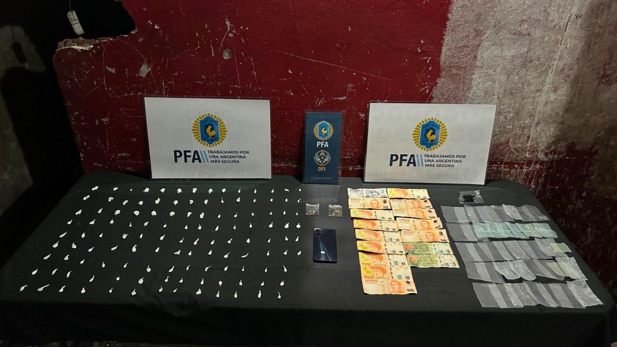Dron, búnker y una pareja detenida: así desarticuló la PFA un punto de venta de droga en Rosario