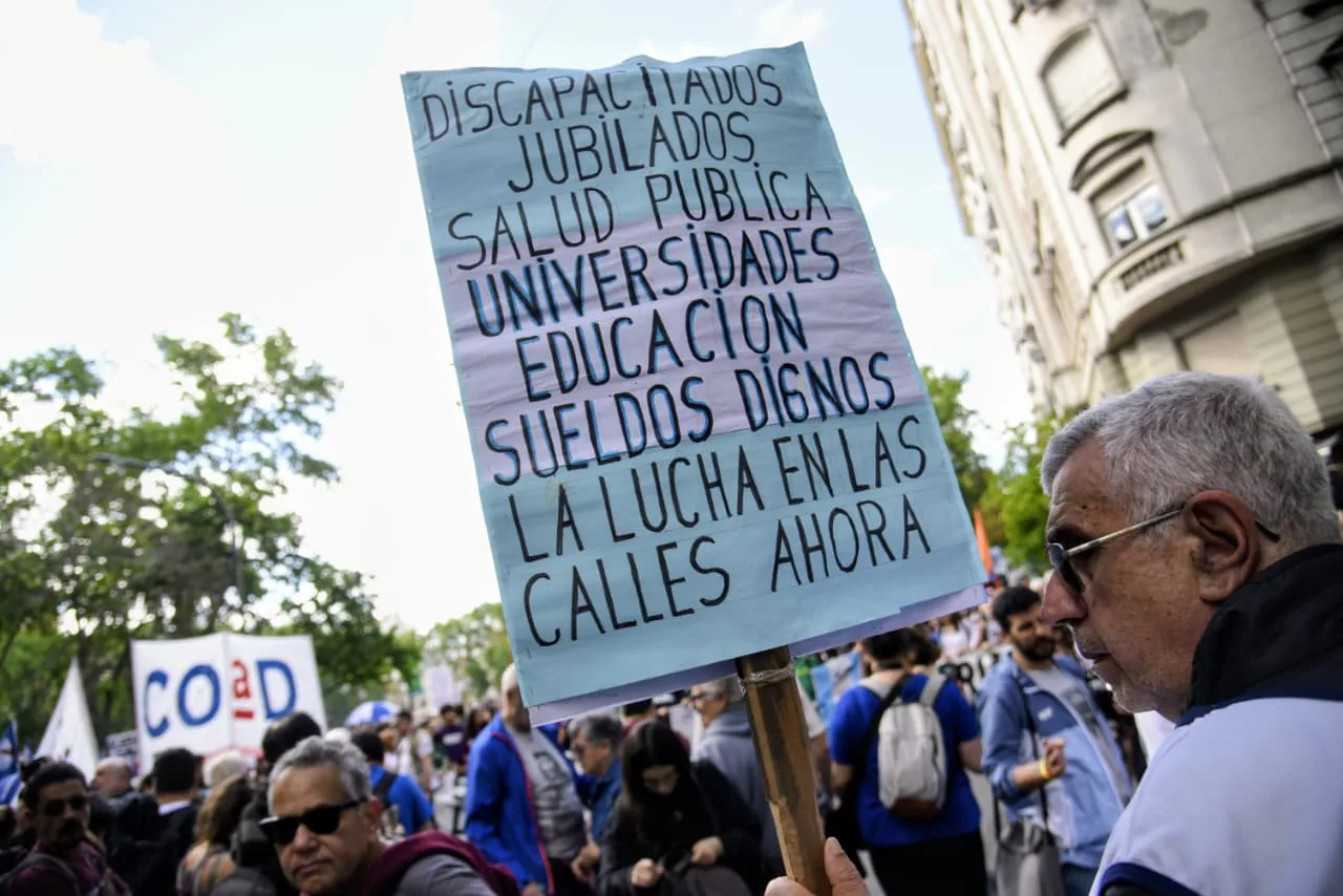 Rosario: la 5ª marcha federal educativa contra Milei y el DNU 70/2023