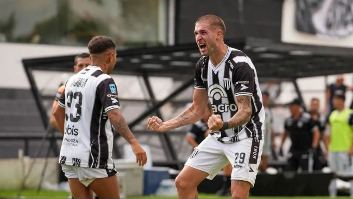 Newell's se hunde: Gimnasia de Mendoza remonta 3-2 con blooper histórico