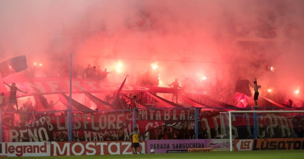 Newell's negocia entradas para llevar hinchas a Platense en Rosario