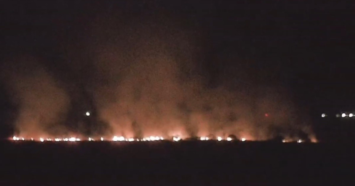 Vuelven los incendios en las islas frente a Rosario: ya hay 700 hectáreas quemadas