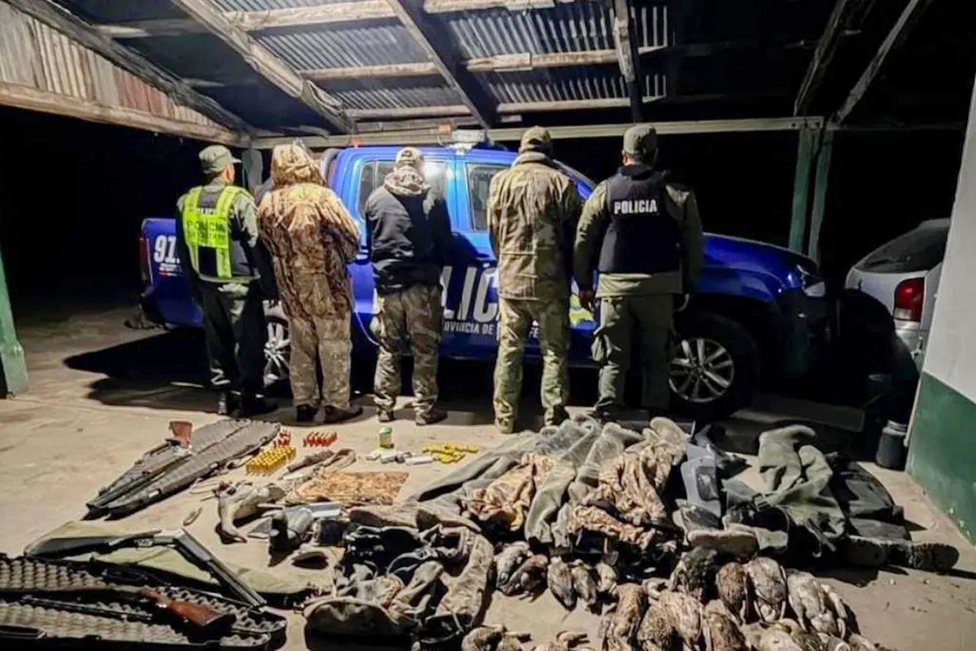 Caza ilegal en Santa Fe: turistas franceses detenidos con 24 animales autóctonos muertos