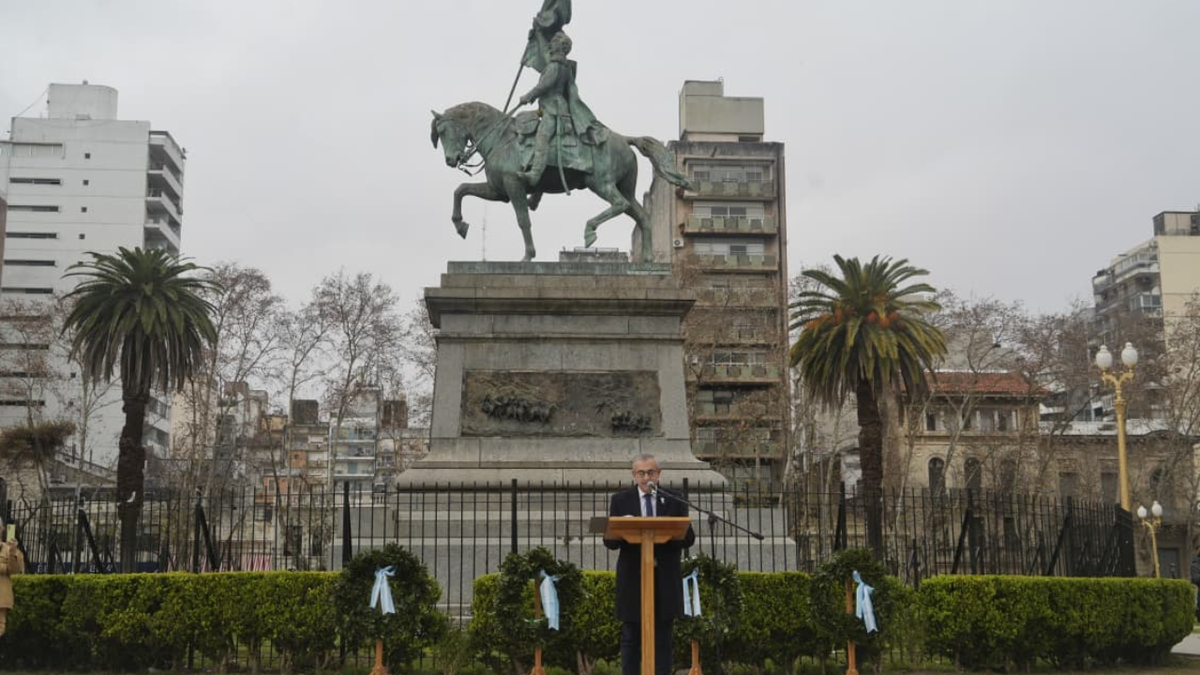 Javkin en el acto por San Martín: 'Rosario echó a las lacras que sembraron violencia'