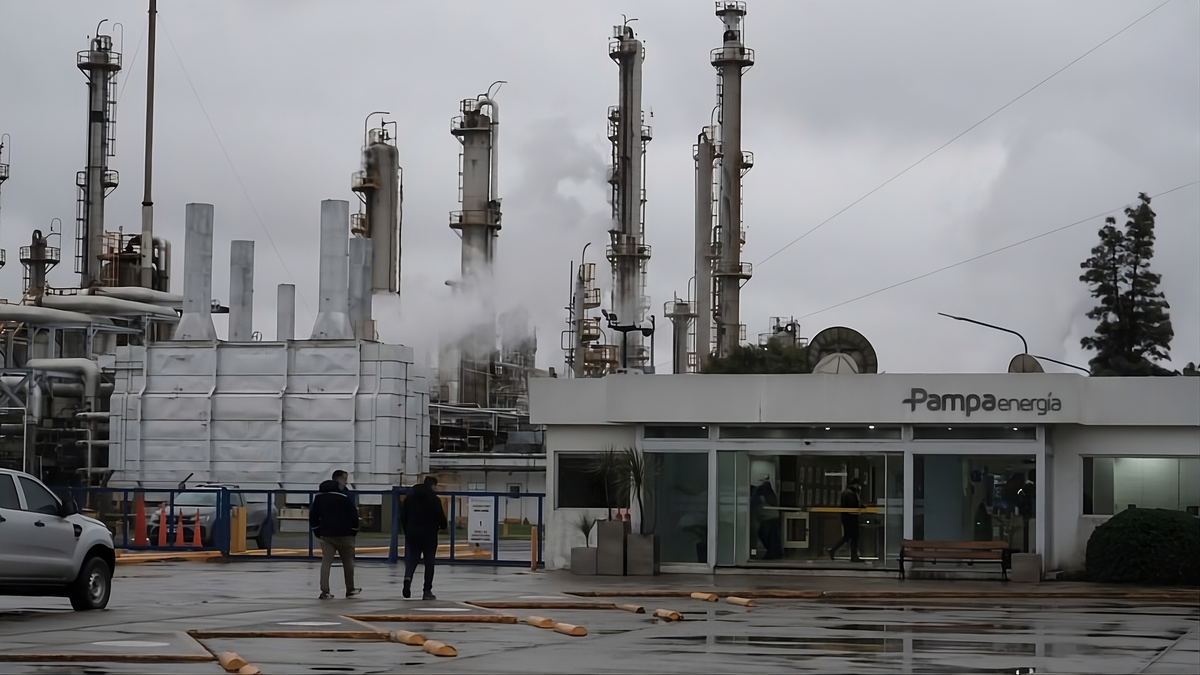 Pampa Energía cierra planta en Puerto San Martín y deja 100 trabajadores sin empleo