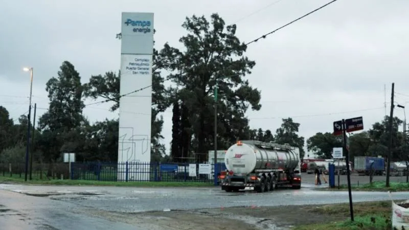 Cierre histórico en Santa Fe: Pampa Energía baja la persiana de la única planta de caucho sintético del país