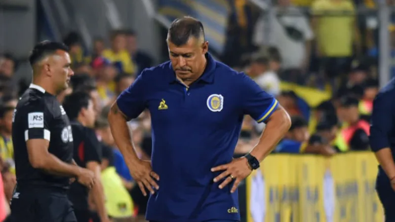 Problemas para Almirón en Rosario Central a horas del debut ante Belgrano