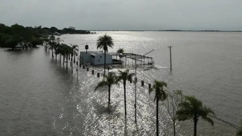 Paso de la Patria: el Paraná llegó a 7,79 m y anegó barrios ribereños
