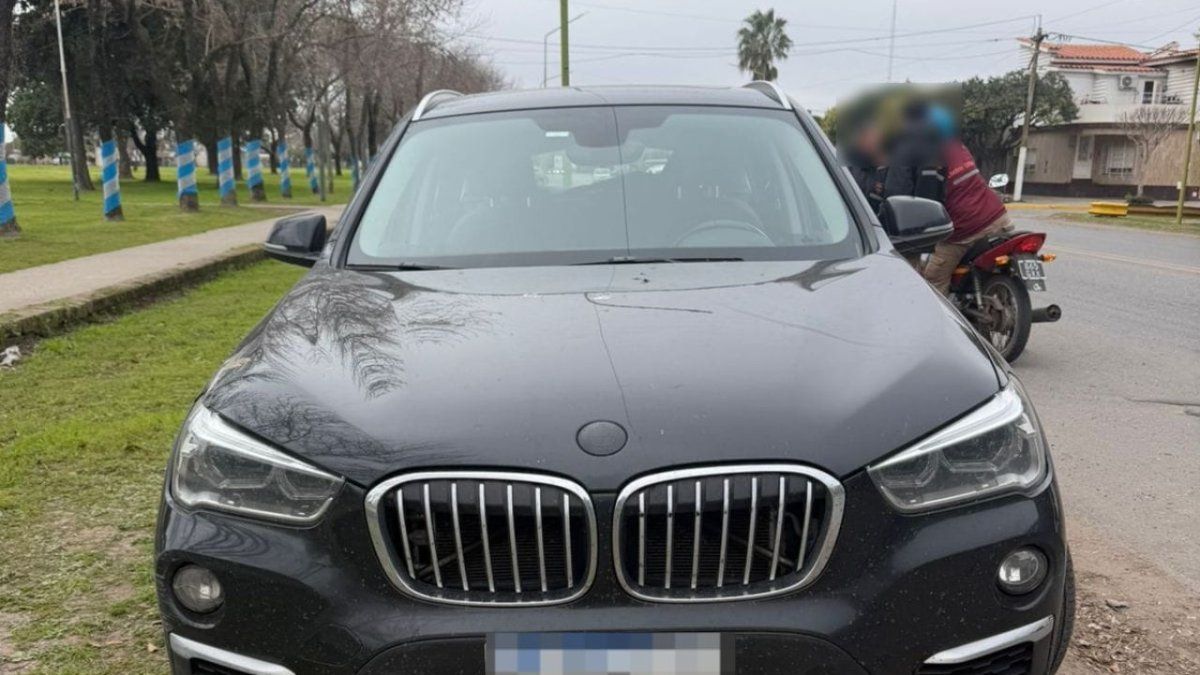 Rosario: conductor de BMW arrastró 7 metros a inspector de tránsito en Pérez