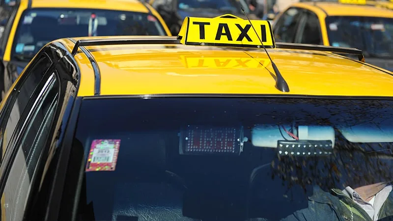 Taxistas de Rosario piden taxis compartidos y más controles a apps ilegales