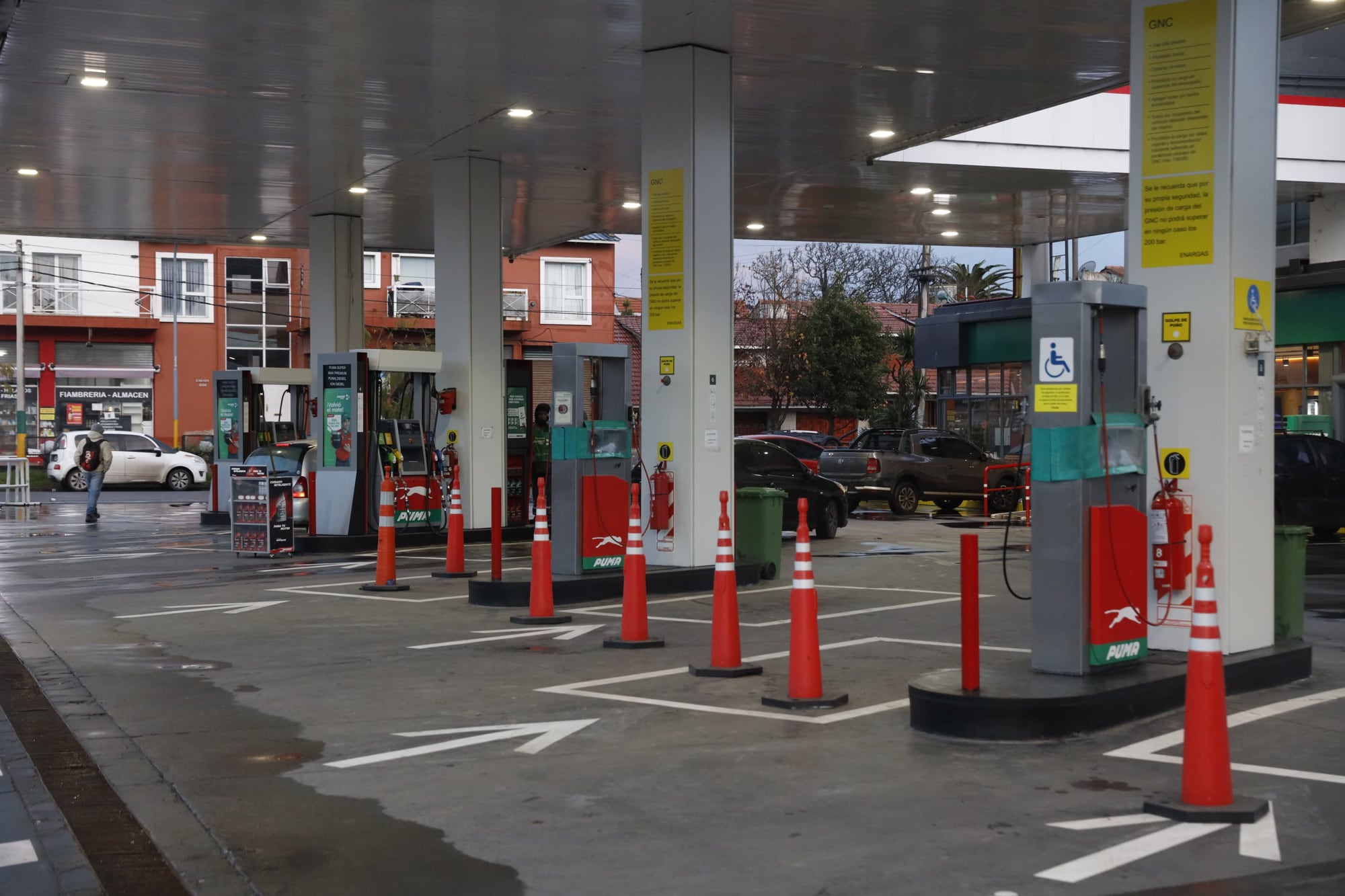 Cortes de gas en Rosario: empresas y estaciones de GNC sin suministro por el frío