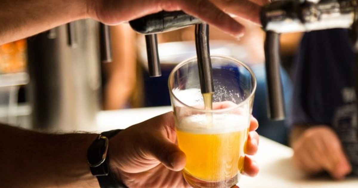 Villa Gobernador Gálvez habilita brewpubs para salvar cerveceros artesanales