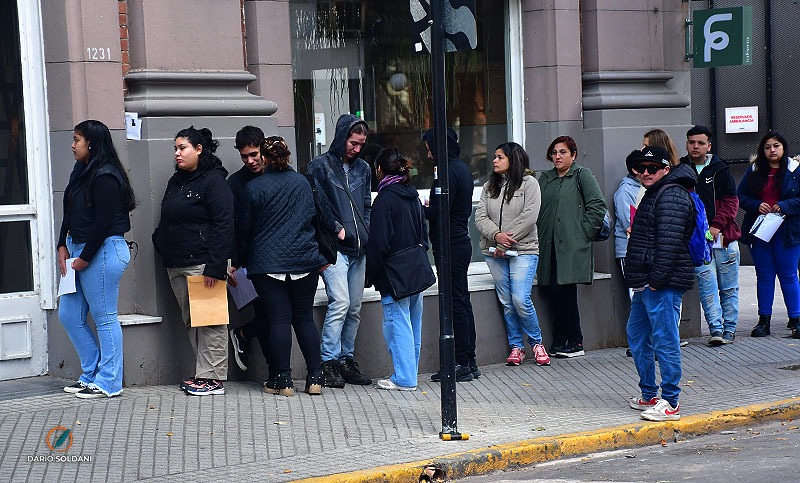Desempleo en Santa Fe: Puccini admitió que crece y las industrias no alcanzan