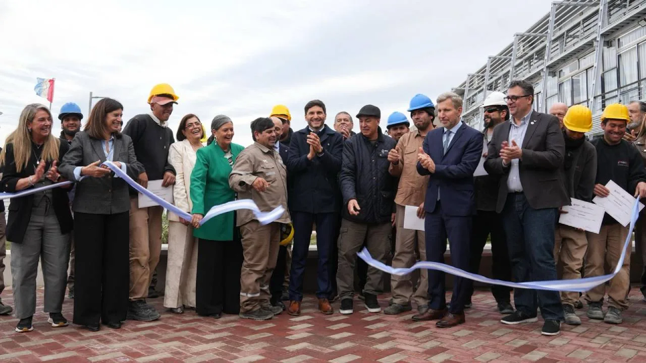 Pullaro inauguró el nuevo muelle de La Fluvial en Rosario con inversión de $2.690 millones