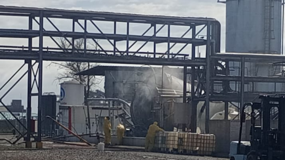 Rosario: nube de gases en Puerto San Martín tras explosión en planta