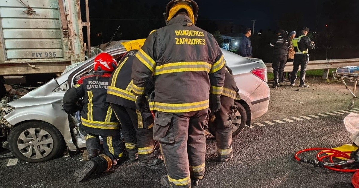 Rescataron a automovilista atrapado tras choque en autopista Rosario-Santa Fe